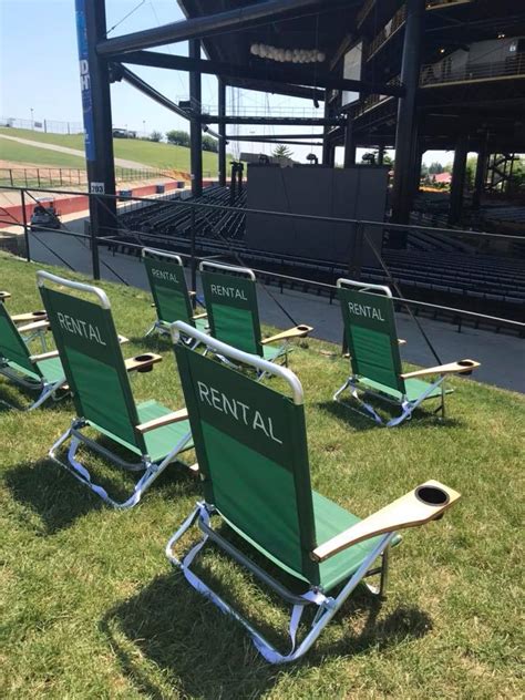 hollywood casino amphitheatre lawn chair rental
